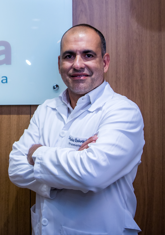 Dr. Carlos Roberto dos Santos Junior